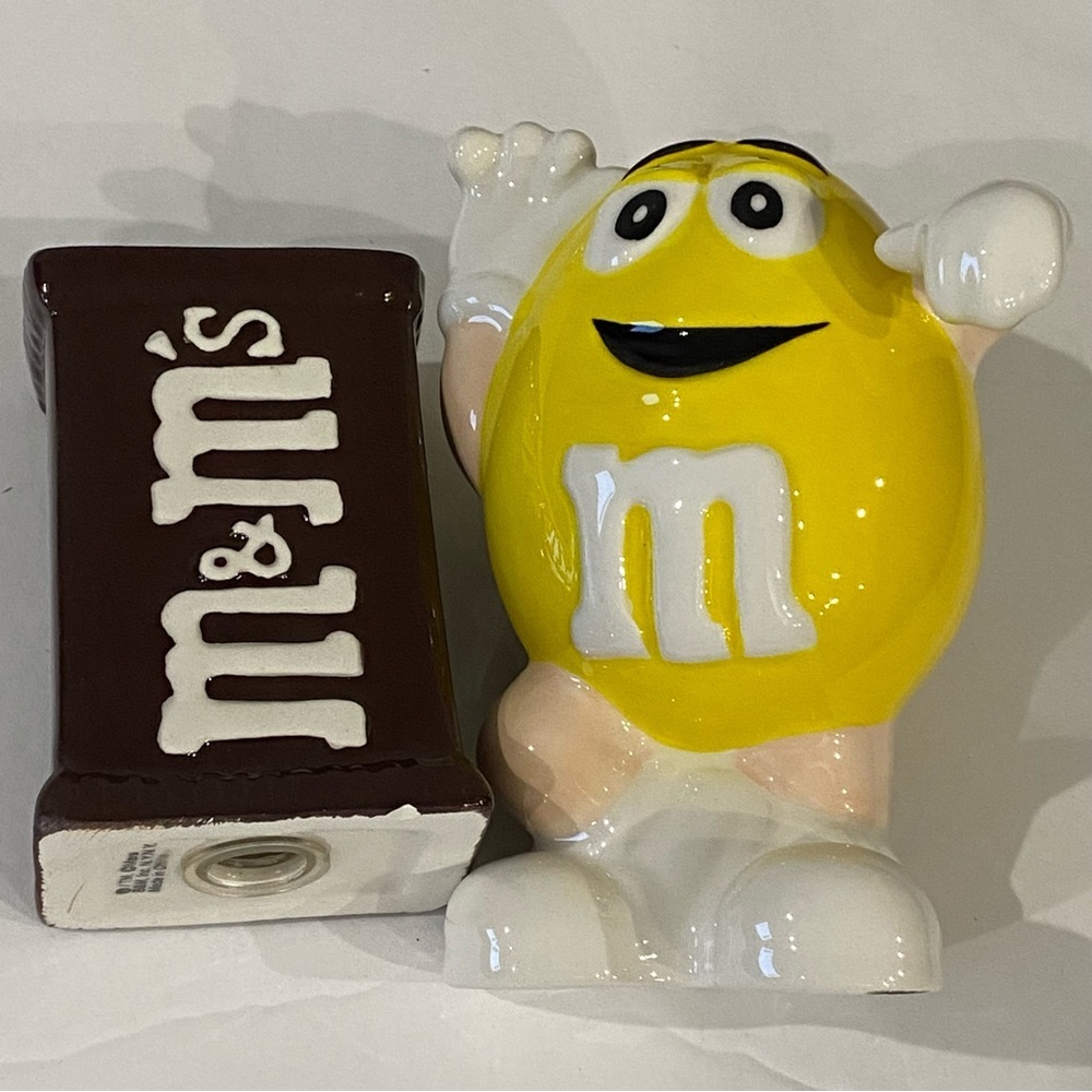 M&M salt and pepper shakers 2000
